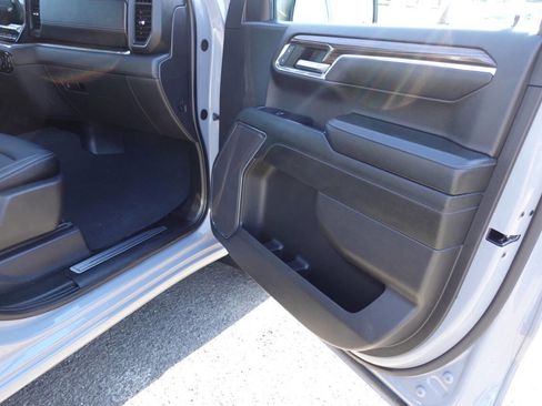 Used 2024 Chevrolet Silverado 1500 LT image 30