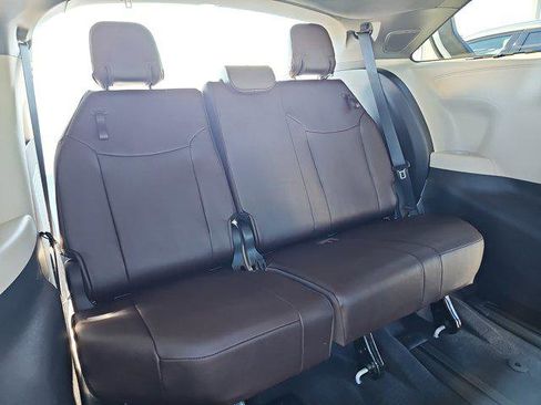 Used 2024 Toyota Sienna Platinum image 12