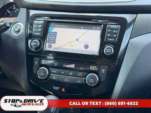 Used 2016 Nissan Rogue SL w/ SL Premium Package AWD/4WD image 11