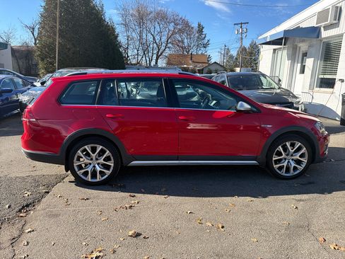 Used 2017 Volkswagen Golf Alltrack SEL image 6
