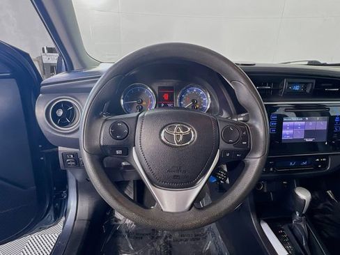 Used 2019 Toyota Corolla LE image 16
