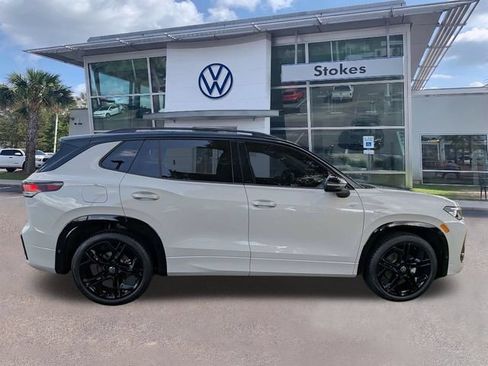 New 2026 Volkswagen Tiguan SE R-Line FWD image 3