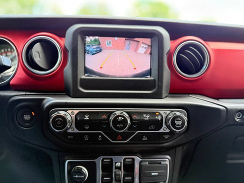 Used 2021 Jeep Wrangler Unlimited Rubicon AWD/4WD image 29