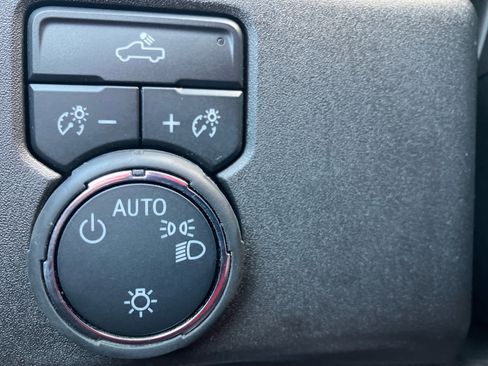 Used 2025 Chevrolet Silverado 1500 LT image 16