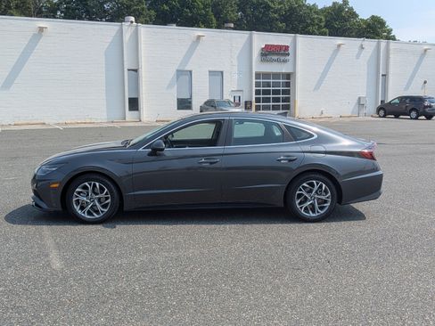 Used 2023 Hyundai Sonata SEL w/ Convenience Package FWD image 5