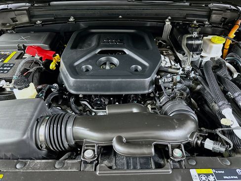 Used 2023 Jeep Wrangler Unlimited AWD/4WD image 31