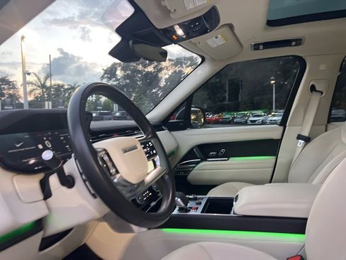 Used 2023 Land Rover Range Rover SE image 45
