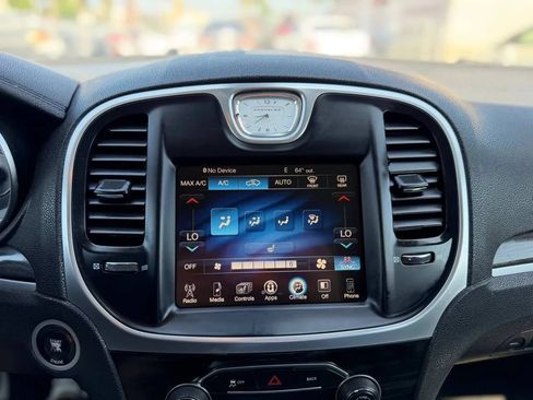 Used 2015 Chrysler 300 Limited RWD image 44