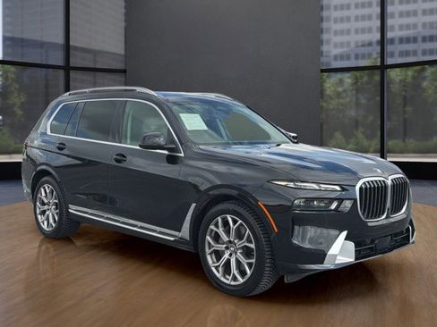 Used 2025 BMW X7 xDrive40i w/ Premium Package AWD/4WD image 10