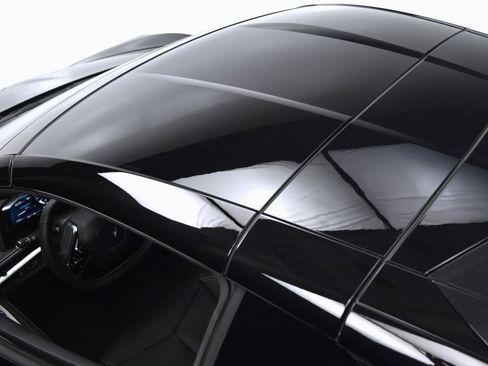 Used 2023 Chevrolet Corvette Stingray Coupe w/ Z51 Performance Package image 23