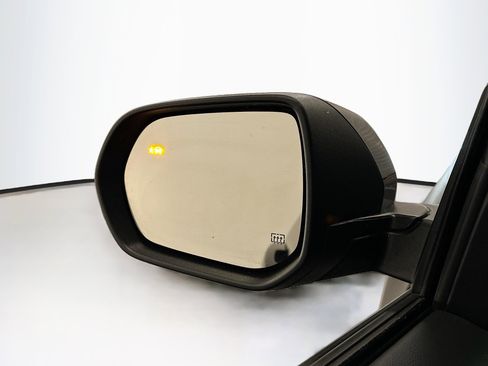 Used 2025 GMC Terrain Elevation image 16