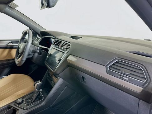 Used 2024 Volkswagen Tiguan SE R-Line AWD/4WD image 30