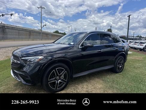 Used 2026 Mercedes-Benz GLC 300 image 1