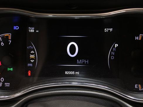 Used 2020 Jeep Grand Cherokee Altitude image 22