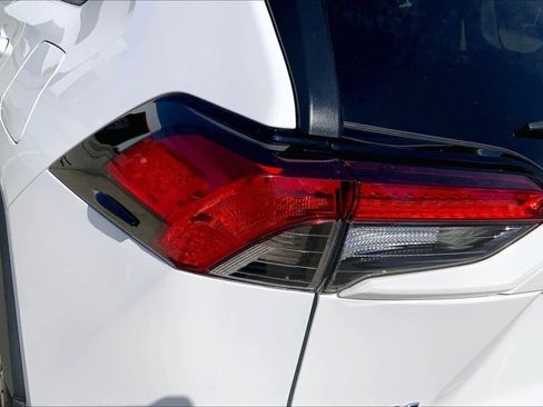 Used 2025 Toyota RAV4 XLE image 27