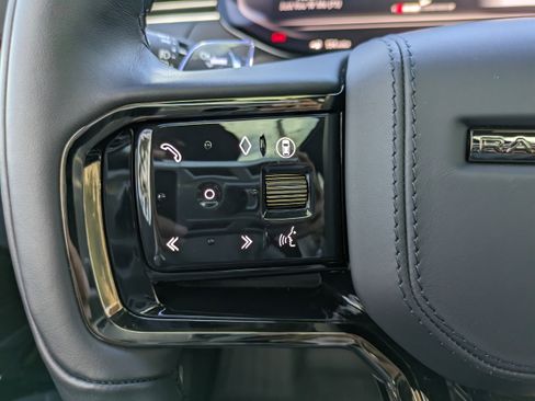 Used 2024 Land Rover Range Rover Sport image 22