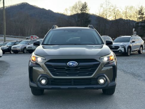 Used 2025 Subaru Outback Premium w/ Popular Package #1A image 22