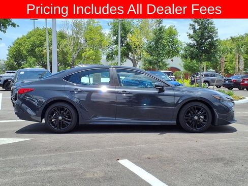 Used 2025 Toyota Camry SE w/ Convenience Package FWD image 8