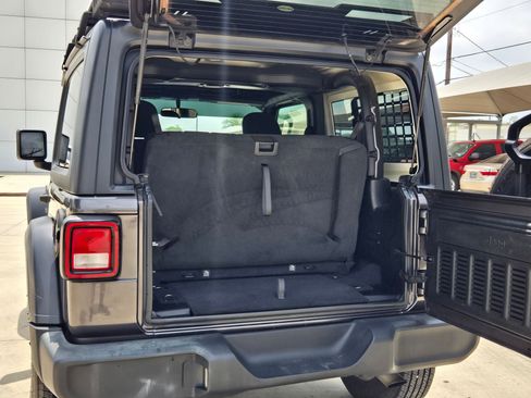 Used 2020 Jeep Wrangler Sport AWD/4WD image 24