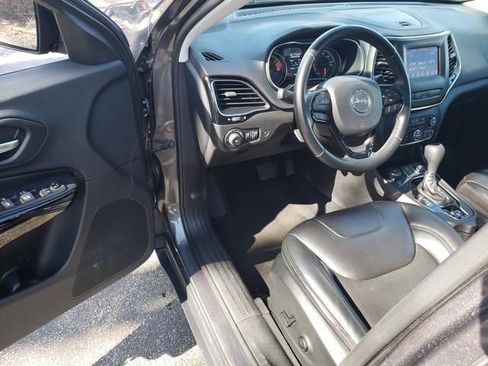 Used 2020 Jeep Cherokee Latitude Plus image 10