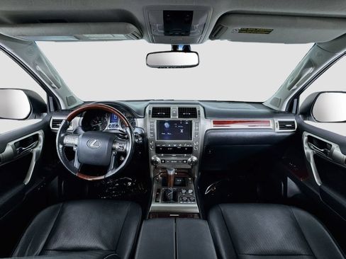 Used 2016 Lexus GX 460 Luxury w/ Preferred Accessory Package AWD/4WD image 16