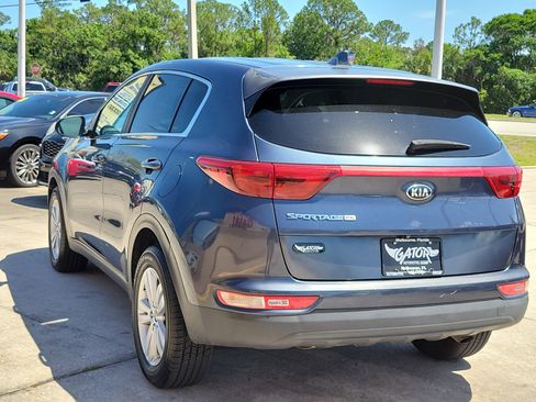 Used 2018 Kia Sportage LX FWD image 3