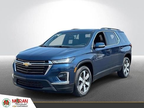 Used 2023 Chevrolet Traverse LT w/ LT Premium Package AWD/4WD image 1