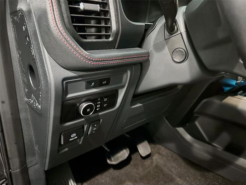 Used 2023 Ford Expedition Limited image 7