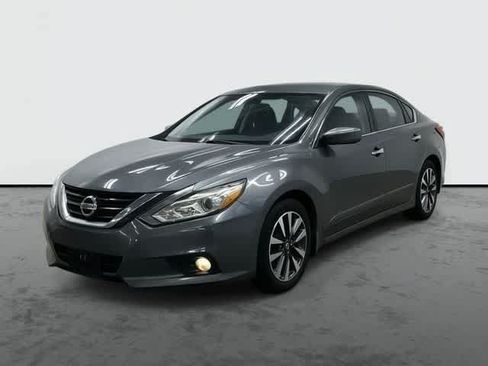 Used 2017 Nissan Altima 2.5 SV FWD image 1