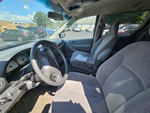 Used 2007 Chrysler Town & Country LX w/ Popular Equipment Group II FWD image 19