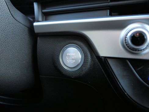 Used 2023 Kia Telluride LX image 33