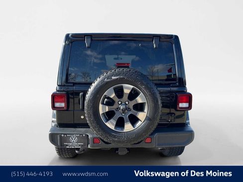 Used 2018 Jeep Wrangler Unlimited Sahara AWD/4WD image 5