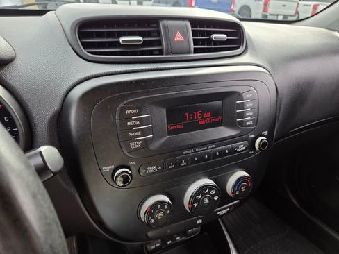 Used 2014 Kia Soul + image 17