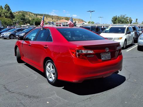 Used 2014 Toyota Camry SE FWD image 5