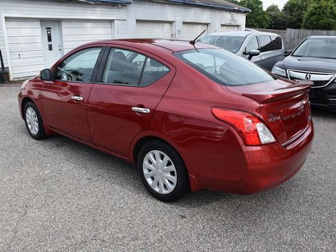 Used 2014 Nissan Versa SV FWD image 4