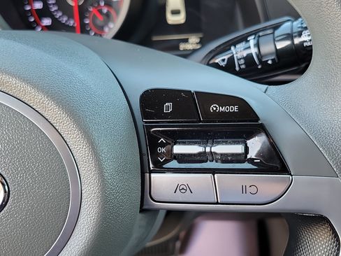 Certified 2023 Hyundai Elantra SEL FWD image 9