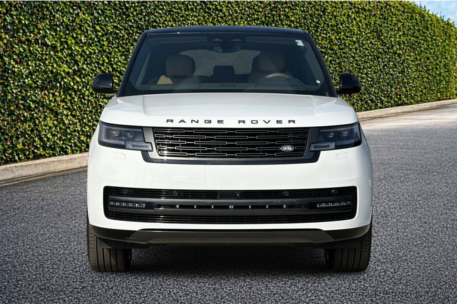 New 2026 Land Rover Range Rover Long Wheelbase SE AWD/4WD image 9