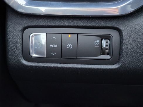 Used 2026 GMC Acadia Denali w/ Super Cruise Package FWD image 28