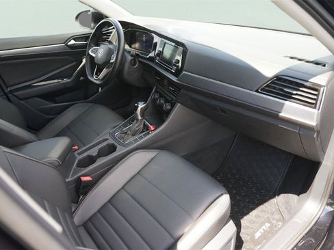 Used 2022 Volkswagen Jetta SE FWD image 18