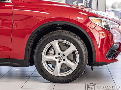 Used 2019 Alfa Romeo Stelvio AWD image 11