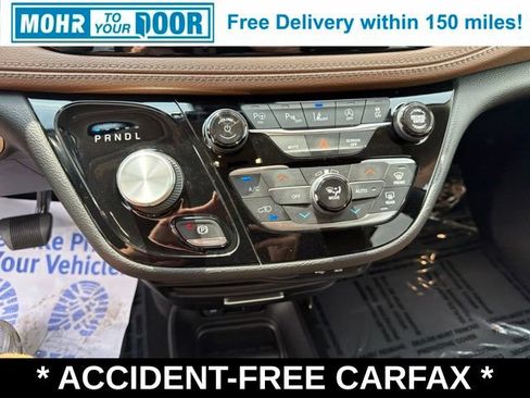 Used 2019 Chrysler Pacifica Limited w/ Advanced Safetytec Group FWD image 24