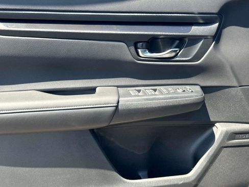 Certified 2025 Honda CR-V EX image 17