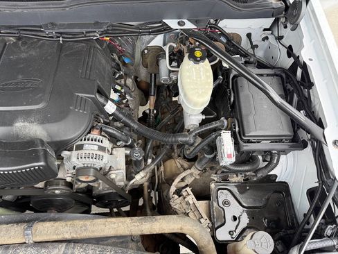 Used 2017 Chevrolet Silverado 2500 W/T w/ WT Convenience Package AWD/4WD image 11