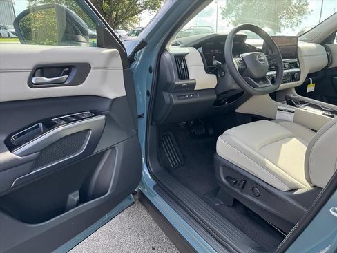 New 2026 Nissan Pathfinder SL w/ SL Premium Package (P04) AWD/4WD image 15