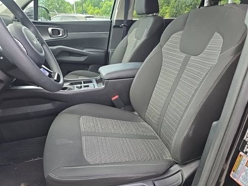 Used 2024 Kia Sorento LX FWD image 11