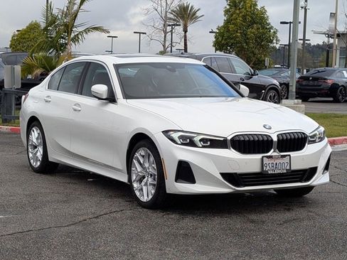 Used 2025 BMW 330i xDrive Sedan w/ M Sport Package image 3