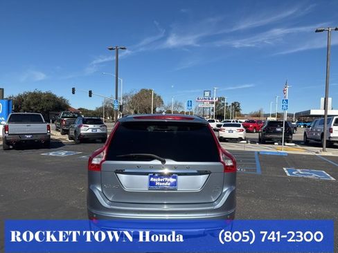 Used 2017 Volvo XC60 T5 Inscription w/ Preferred Option Package image 6