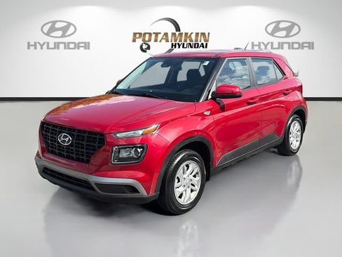 Certified 2023 Hyundai Venue SE FWD image 1