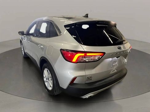 Used 2020 Ford Escape SE FWD image 4