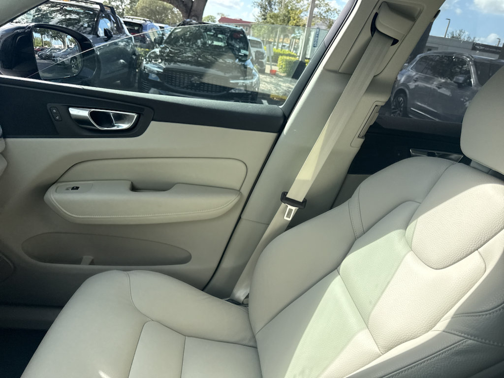 Used 2025 Volvo XC60 B5 Plus w/ Protection Package Premier AWD/4WD image 16